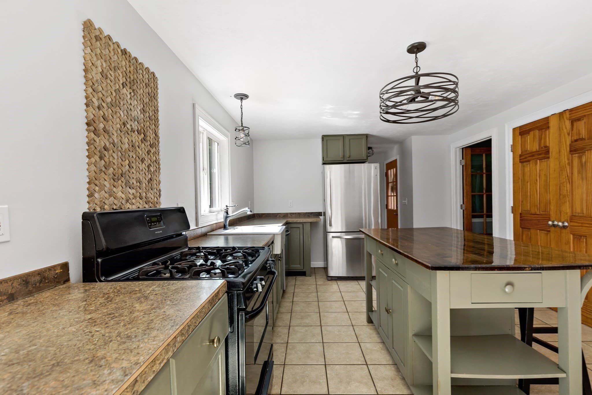 Single Family Residence at 10 Brenrae Dr, Middleboro MA 02346, Middleboro, photo 12 of 30