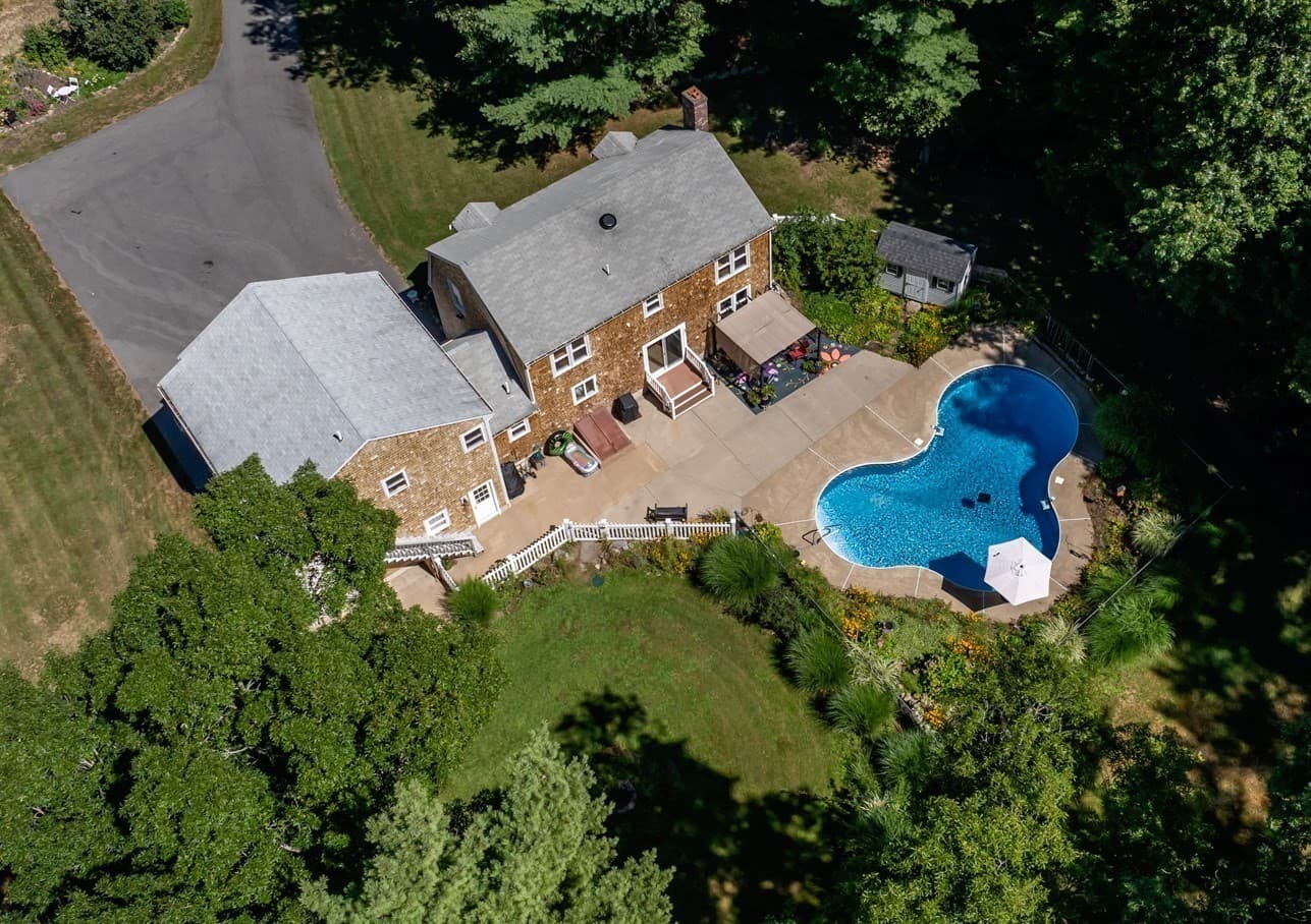 10 Brenrae Dr, Middleboro MA 02346