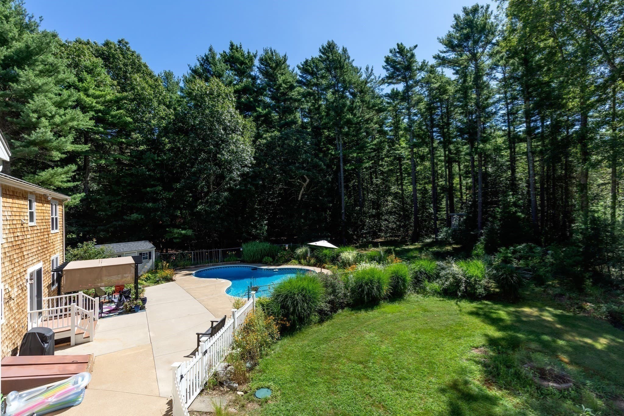 Single Family Residence at 10 Brenrae Dr, Middleboro MA 02346, Middleboro, photo 9 of 30