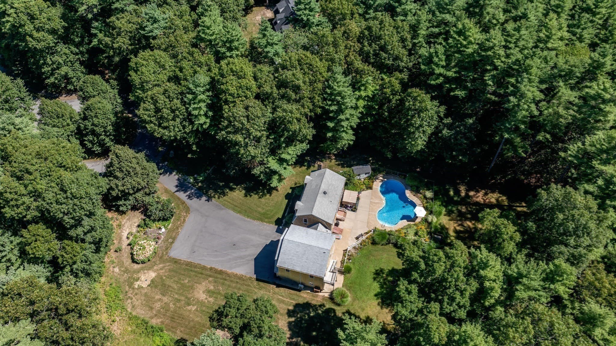 Single Family Residence at 10 Brenrae Dr, Middleboro MA 02346, Middleboro, photo 10 of 30