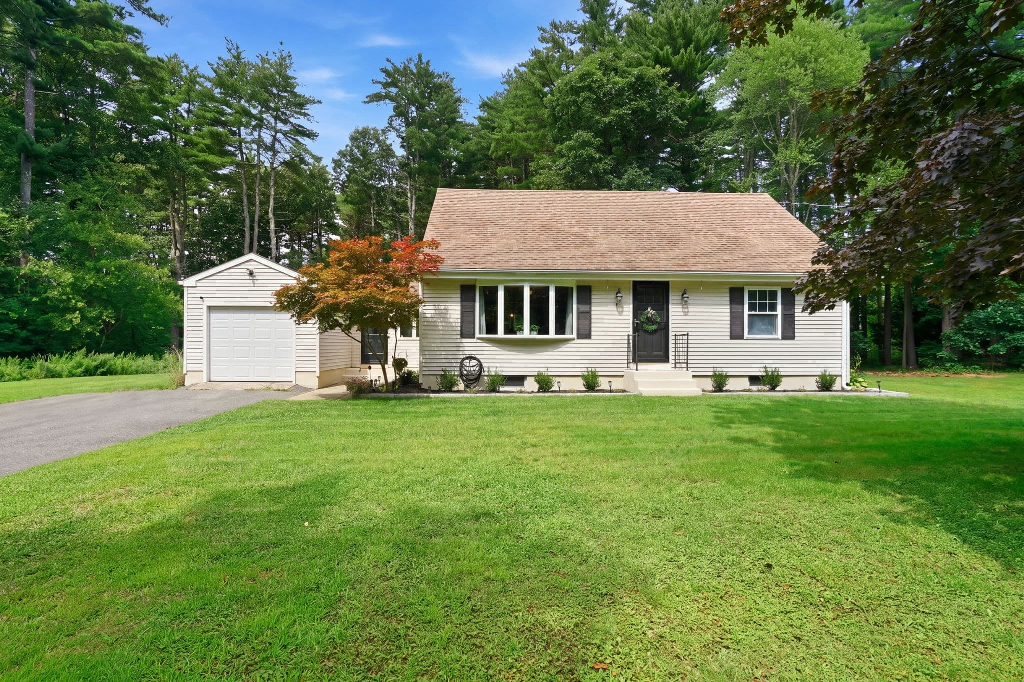 35 Charles St, Hampden MA 01036