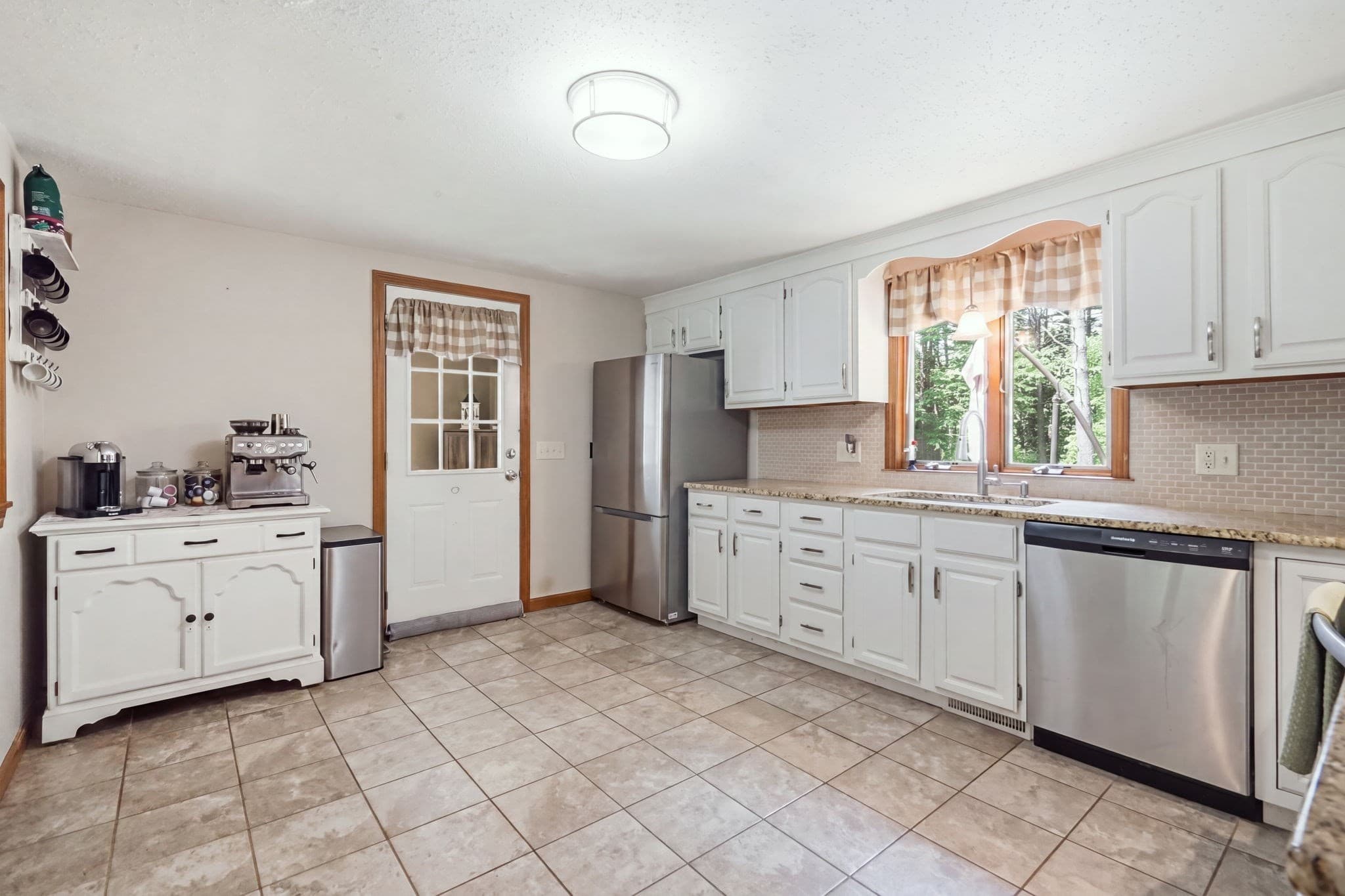 Single Family Residence at 35 Charles St, Hampden MA 01036, Hampden, photo 9 of 37
