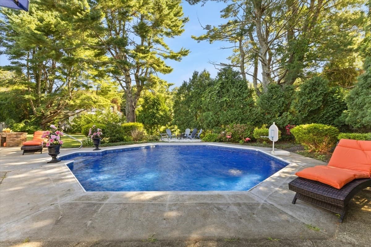 Single Family Residence at 16 Green Meadow Dr, Acushnet MA 02743, Acushnet, photo 6 of 42