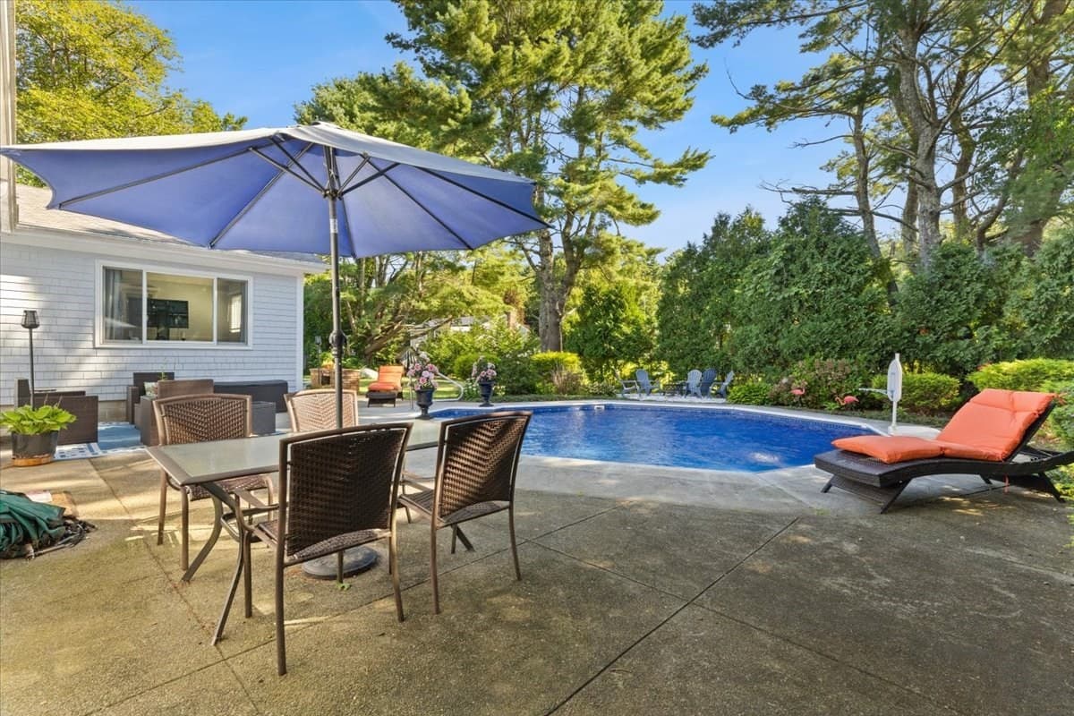 Single Family Residence at 16 Green Meadow Dr, Acushnet MA 02743, Acushnet, photo 5 of 42