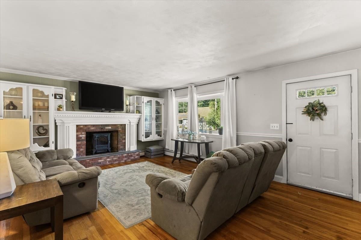 Single Family Residence at 16 Green Meadow Dr, Acushnet MA 02743, Acushnet, photo 31 of 42