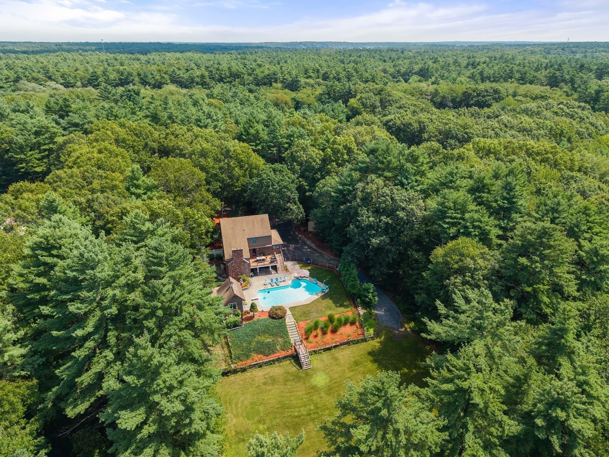 Single Family Residence at 14 Woodview Dr, Lakeville MA 02347, photo 32 of 41