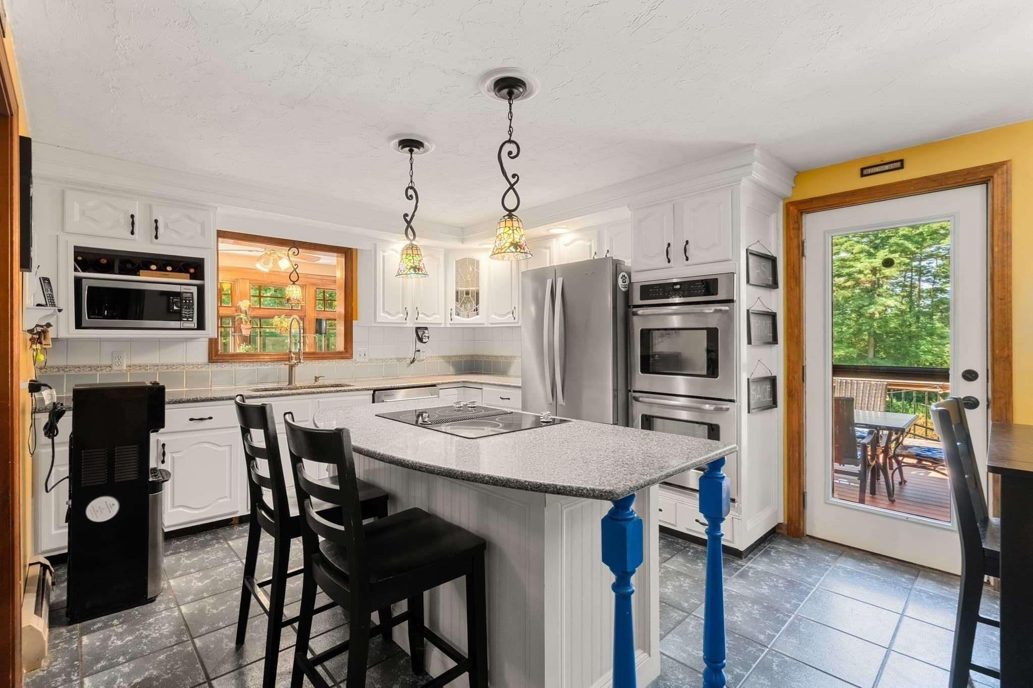 Single Family Residence at 14 Woodview Dr, Lakeville MA 02347, photo 5 of 41