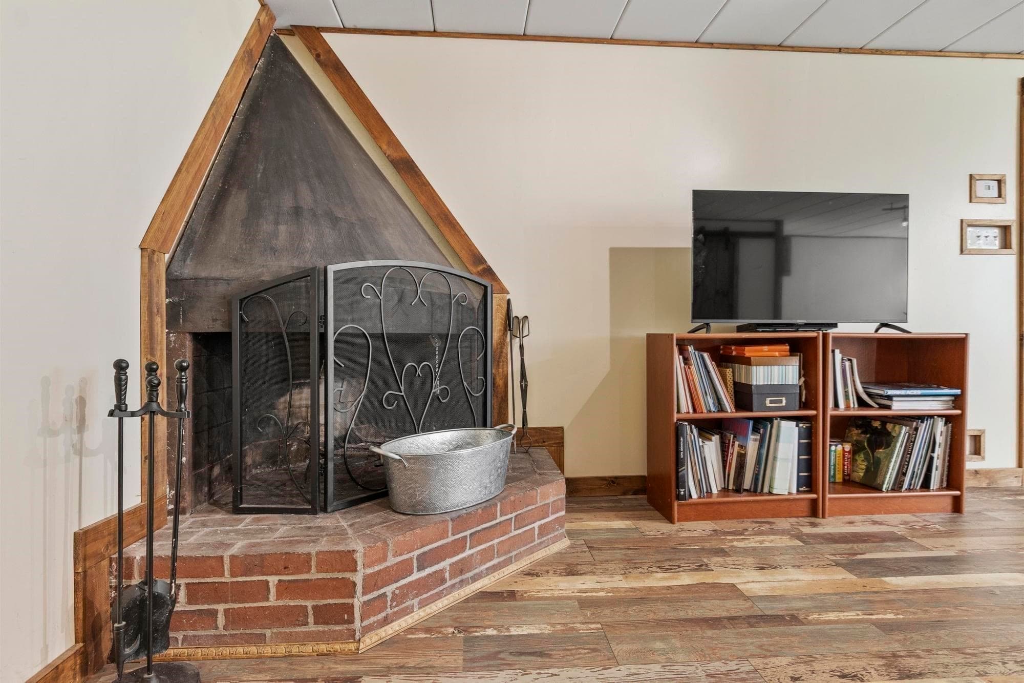 Single Family Residence at 2 Reed Lane, Littleton MA 01460, Littleton, photo 33 of 42