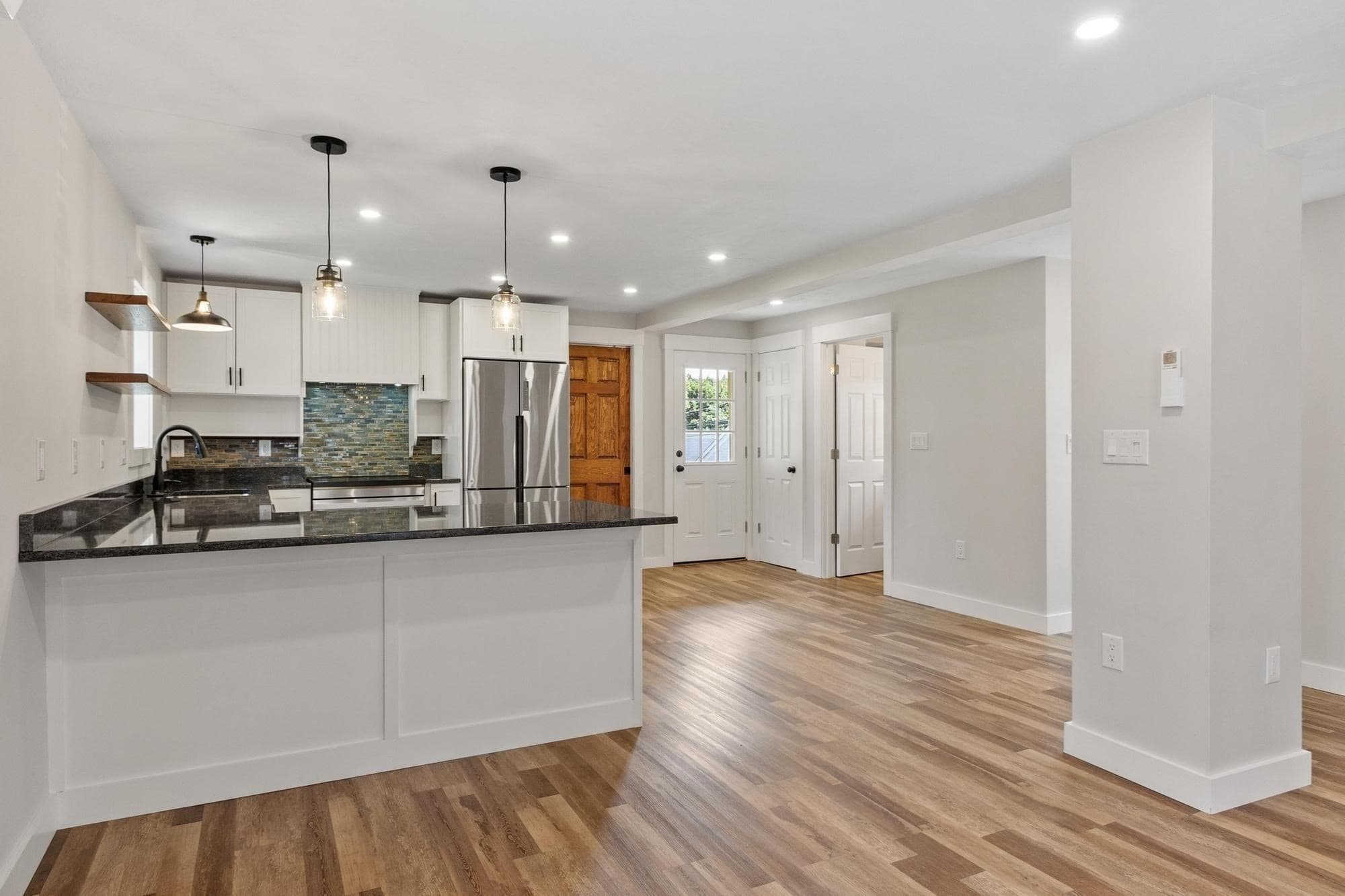 Single Family Residence at 460 Pleasant St, Gardner MA 01440, Gardner, photo 6 of 42