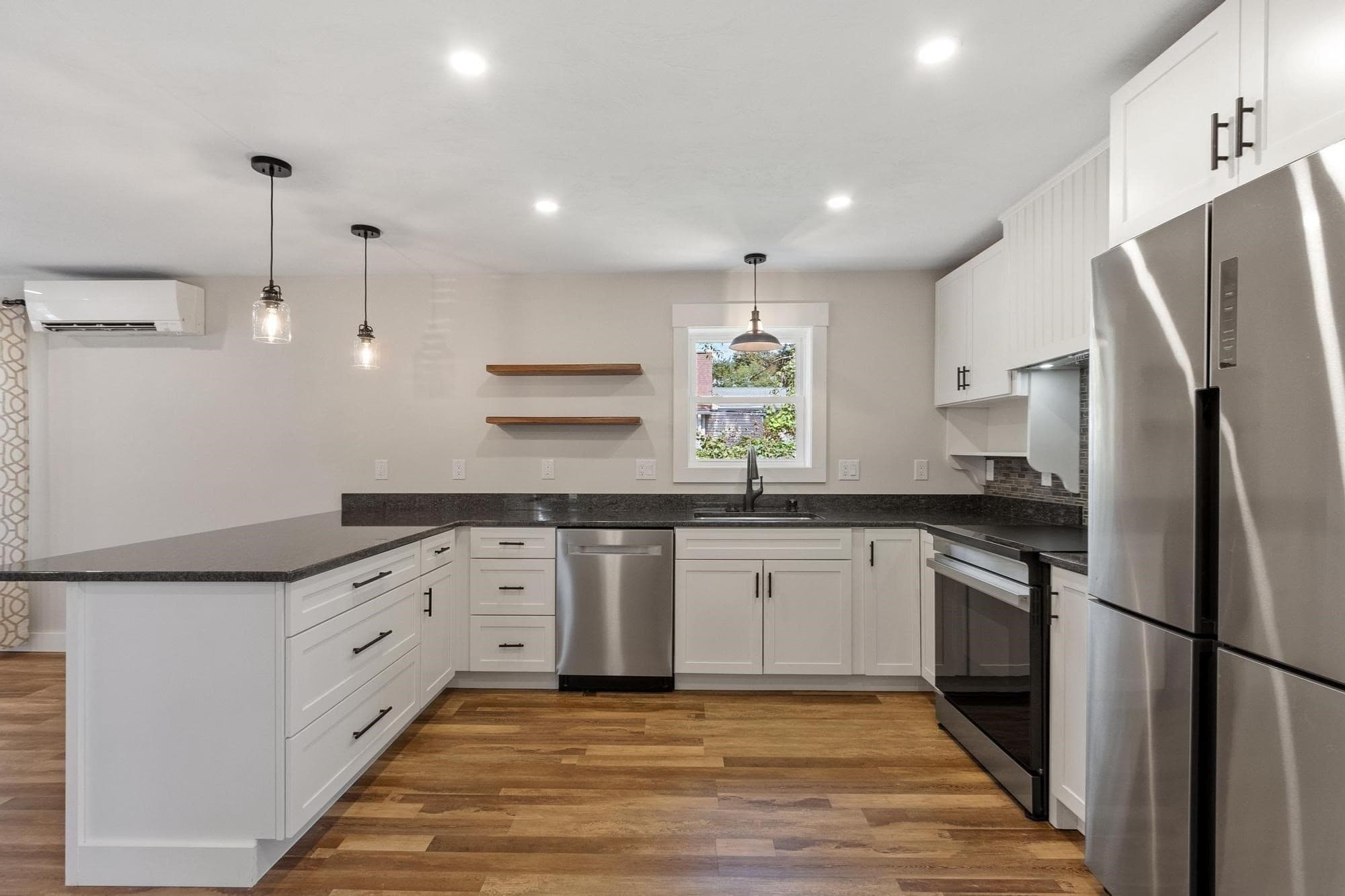 Single Family Residence at 460 Pleasant St, Gardner MA 01440, Gardner, photo 8 of 42