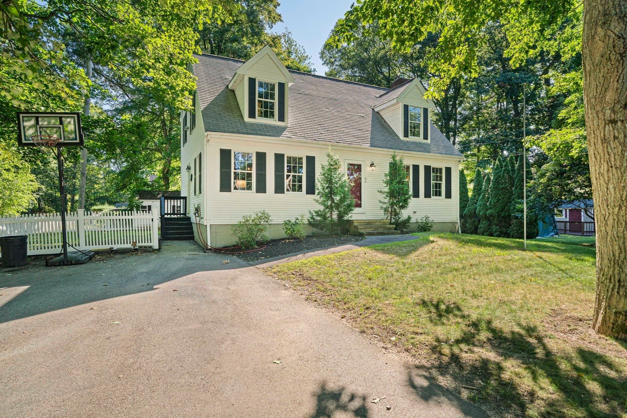 Single Family Residence at 66 Cottage Ln, Weymouth MA 02188, photo 2 of 38