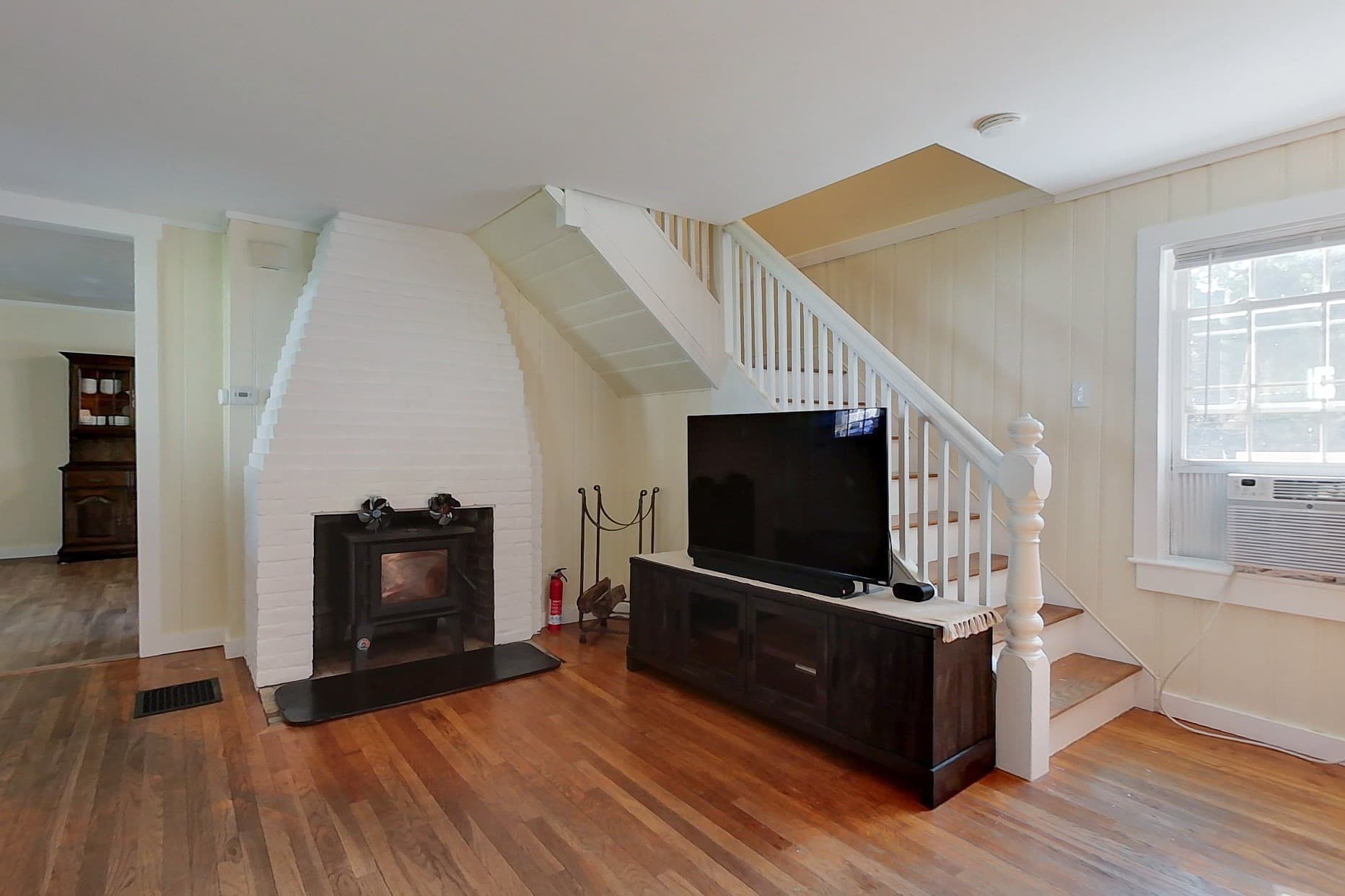 Single Family Residence at 50 Whiting St, Lunenburg MA 01462, Lunenburg, photo 8 of 31