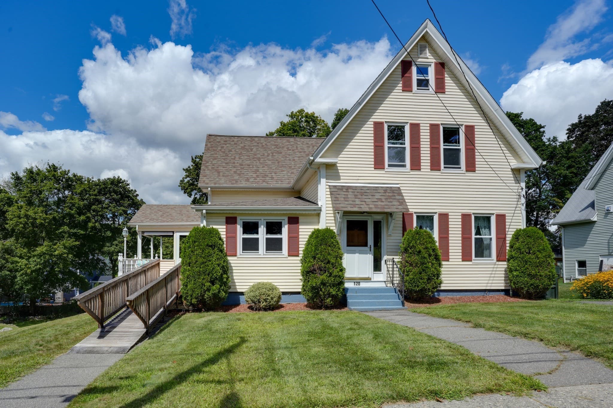Single Family Residence at 120 Edinboro Street, Marlborough MA 01752, Marlborough, photo 2 of 22