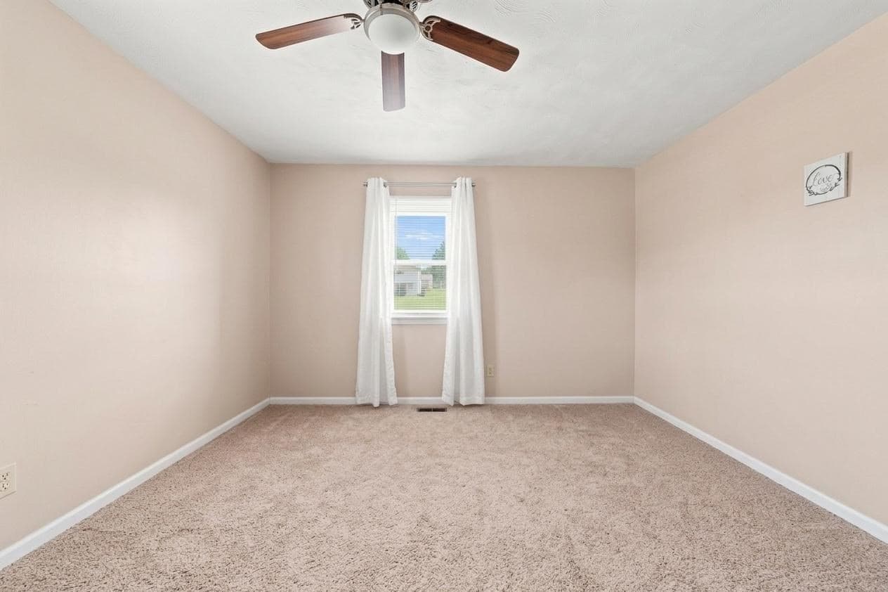 Single Family Residence at 139 Seabury St, New Bedford MA 02745, New Bedford, photo 13 of 24
