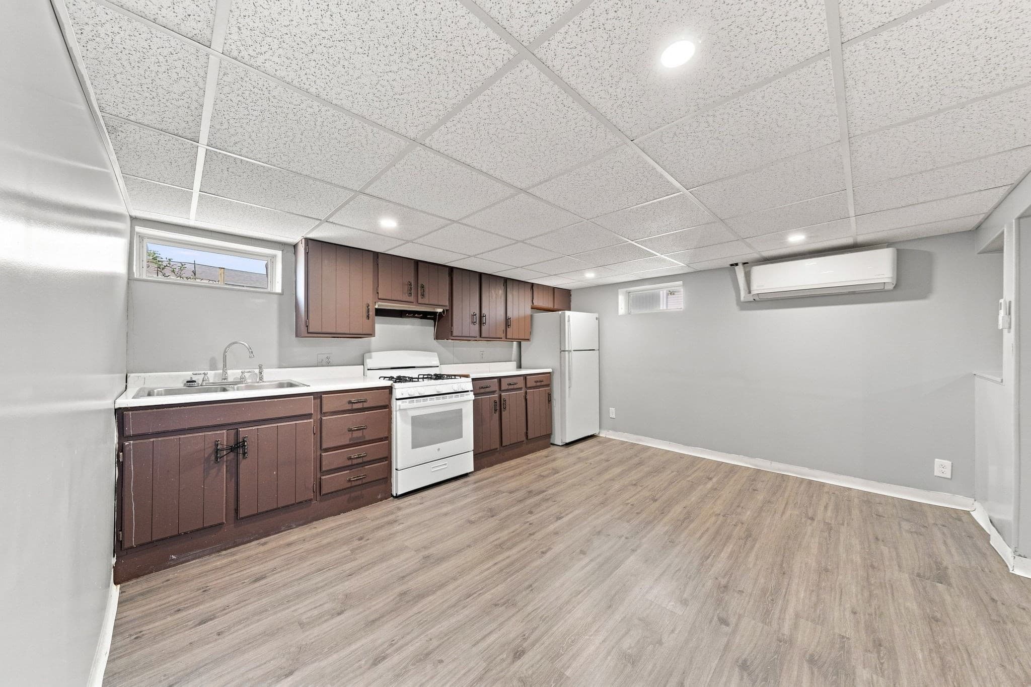 Single Family Residence at 139 Seabury St, New Bedford MA 02745, New Bedford, photo 17 of 24