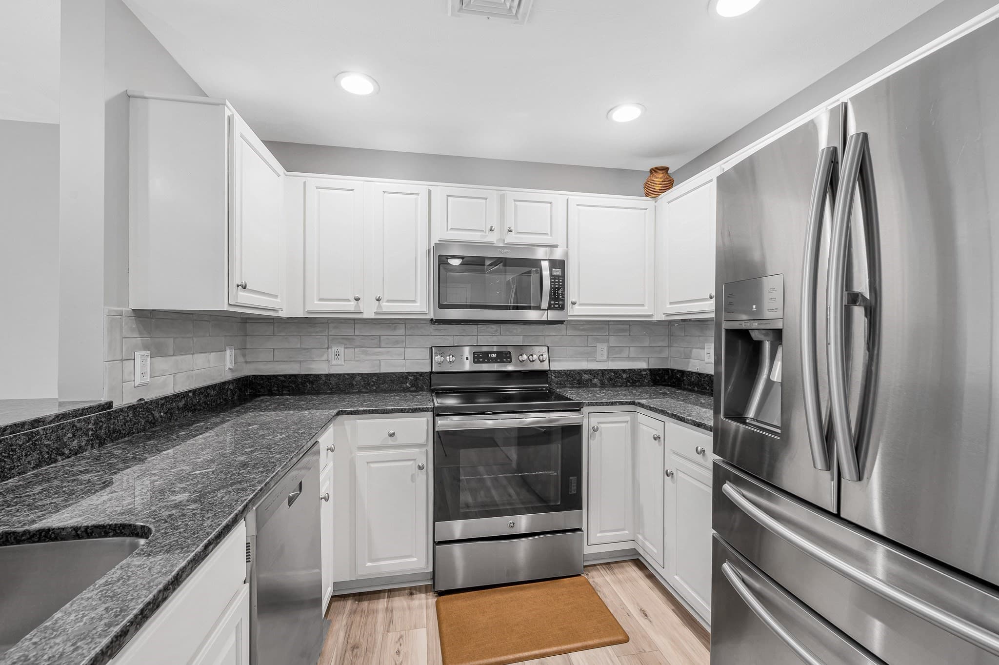 Condominium at 37 Northridge Drive # 37, North Reading MA 01864, North Reading, photo 9 of 34