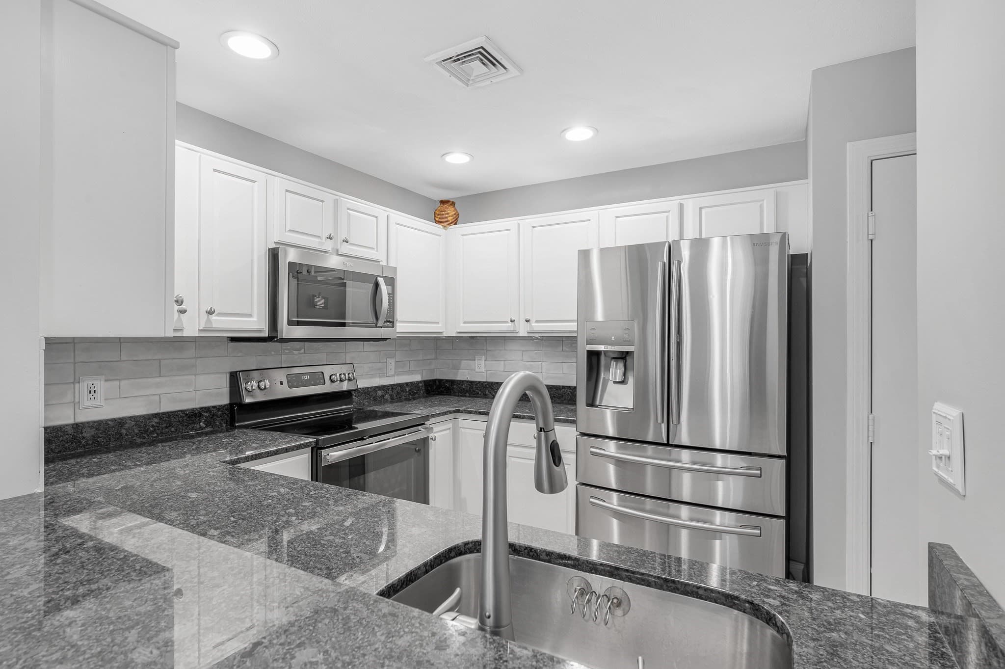 Condominium at 37 Northridge Drive # 37, North Reading MA 01864, North Reading, photo 10 of 34