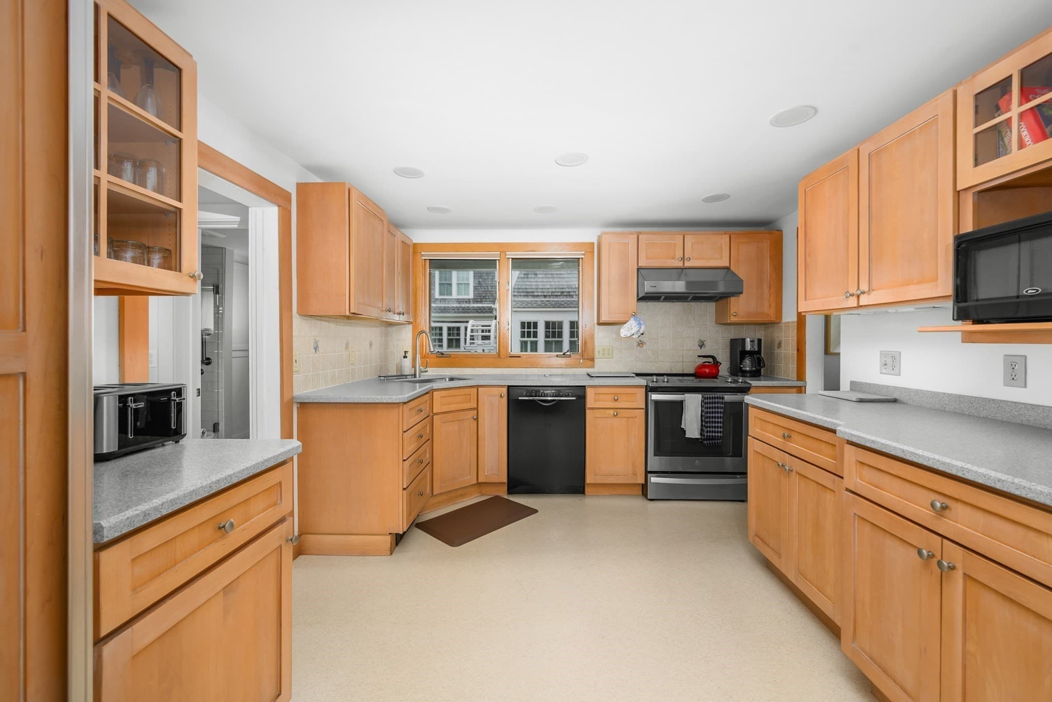 Single Family Residence at 12 Wyndemere Bluffs Rd, Harwich MA 02646, Harwich, photo 12 of 35