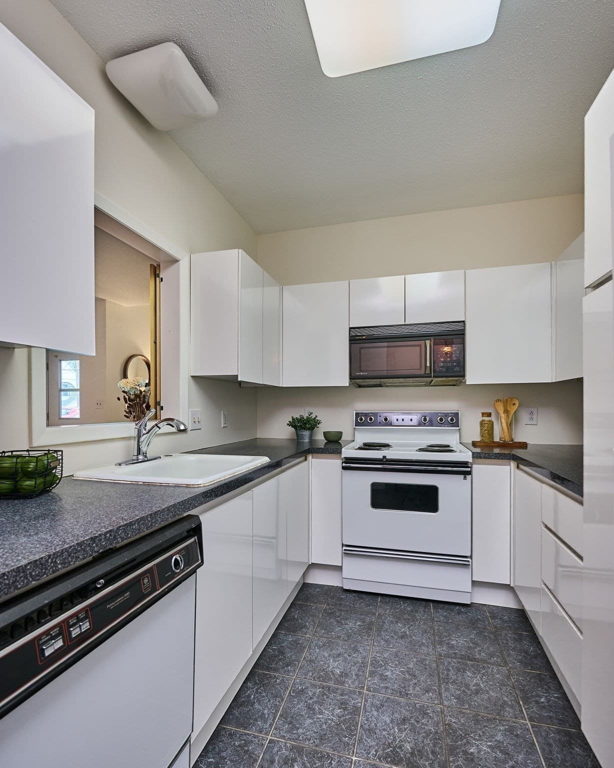 Condominium at 26 Crescent St # G2, Northampton MA 01060, Northampton, photo 13 of 25