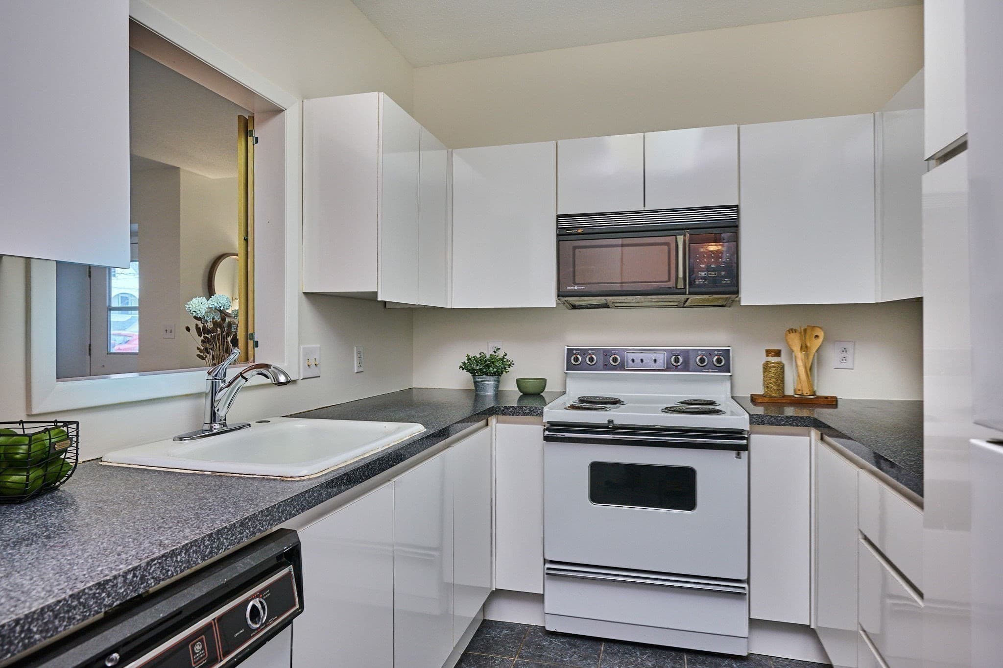 Condominium at 26 Crescent St # G2, Northampton MA 01060, Northampton, photo 12 of 25