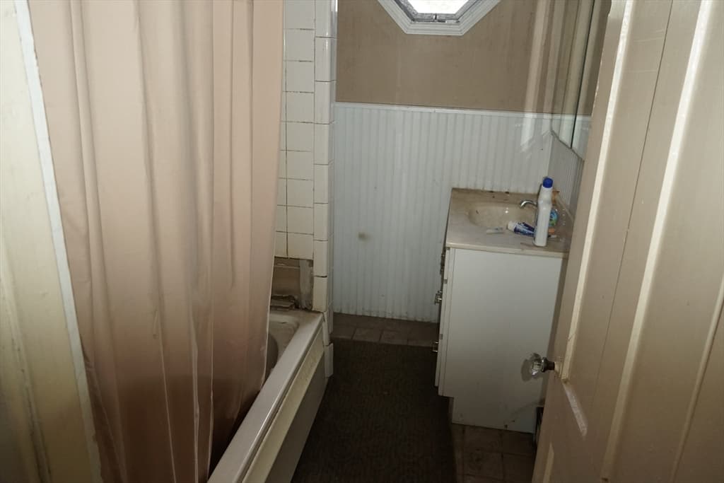 Single Family Residence at 33 Warren Street, Taunton MA 02780, Taunton, photo 16 of 28