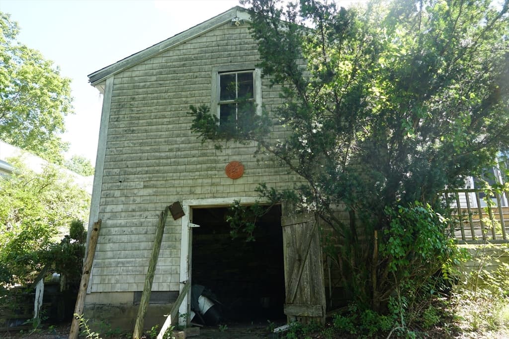 Single Family Residence at 33 Warren Street, Taunton MA 02780, Taunton, photo 7 of 28