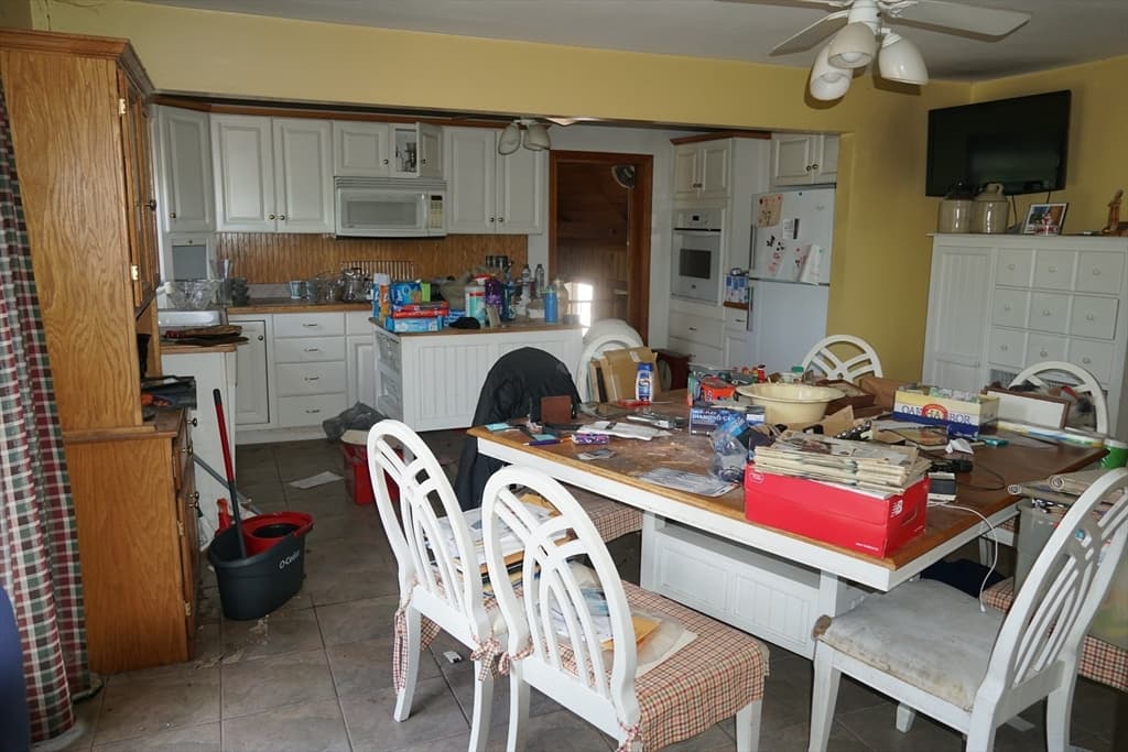 Single Family Residence at 33 Warren Street, Taunton MA 02780, Taunton, photo 10 of 28