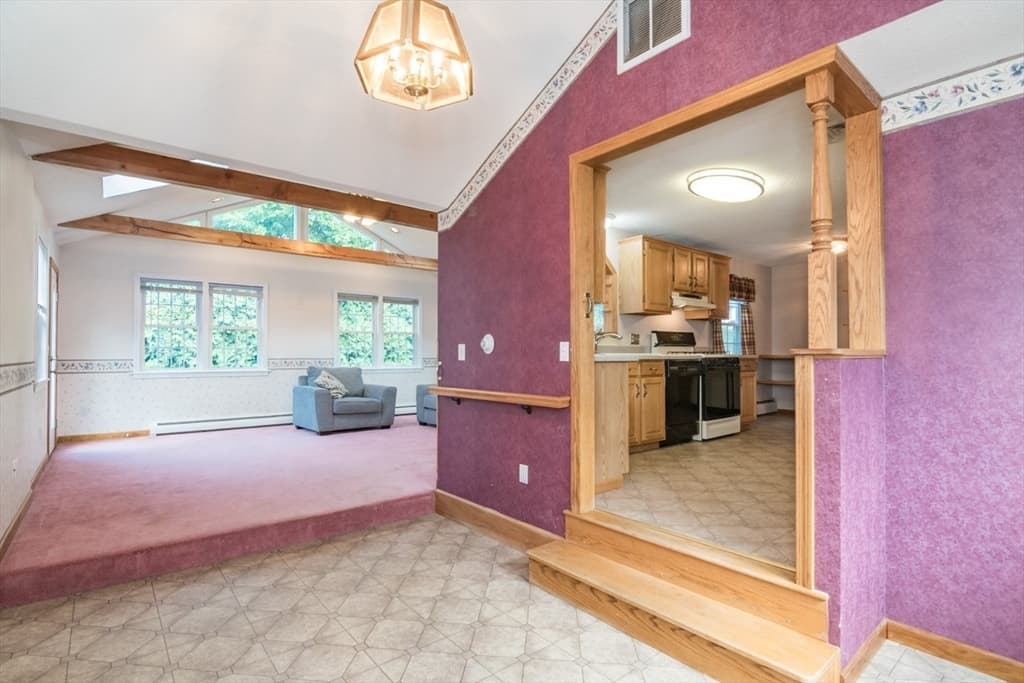 Single Family Residence at 98 Circle Dr, West Springfield MA 01089, West Springfield, photo 5 of 42