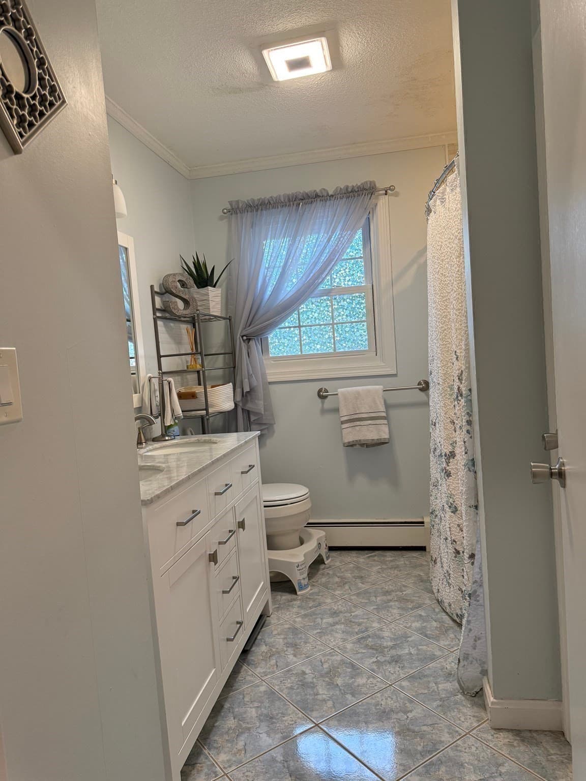 Single Family Residence at 179 Slocum Road, Dartmouth MA 02747, photo 10 of 22