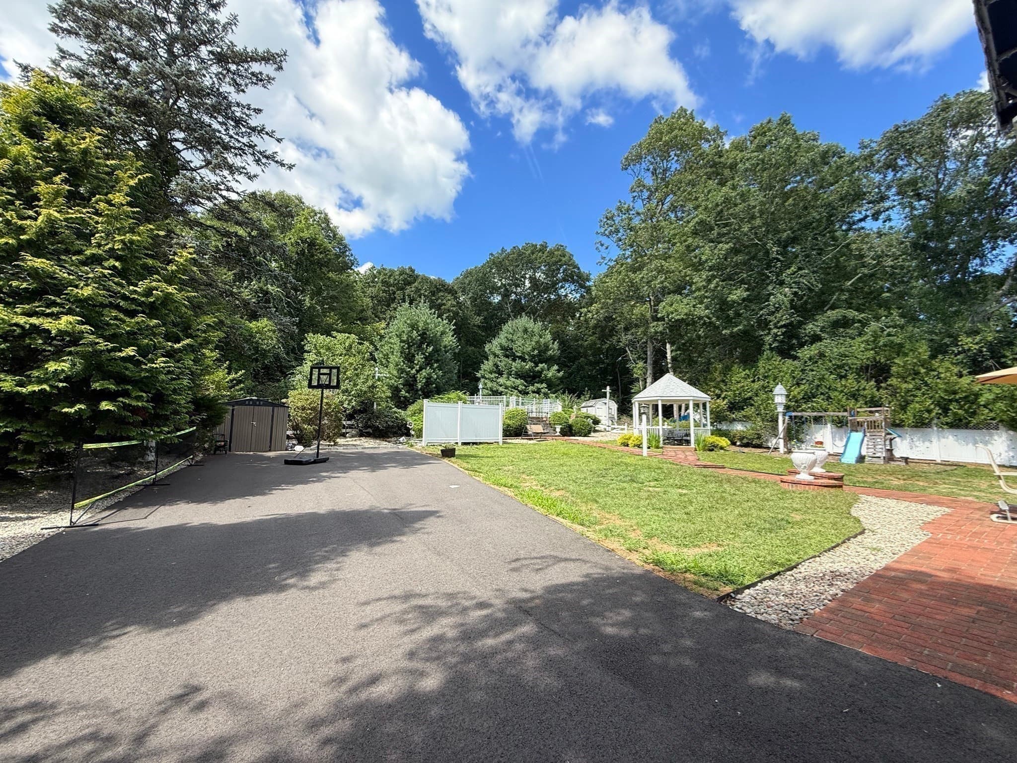Single Family Residence at 179 Slocum Road, Dartmouth MA 02747, photo 19 of 22