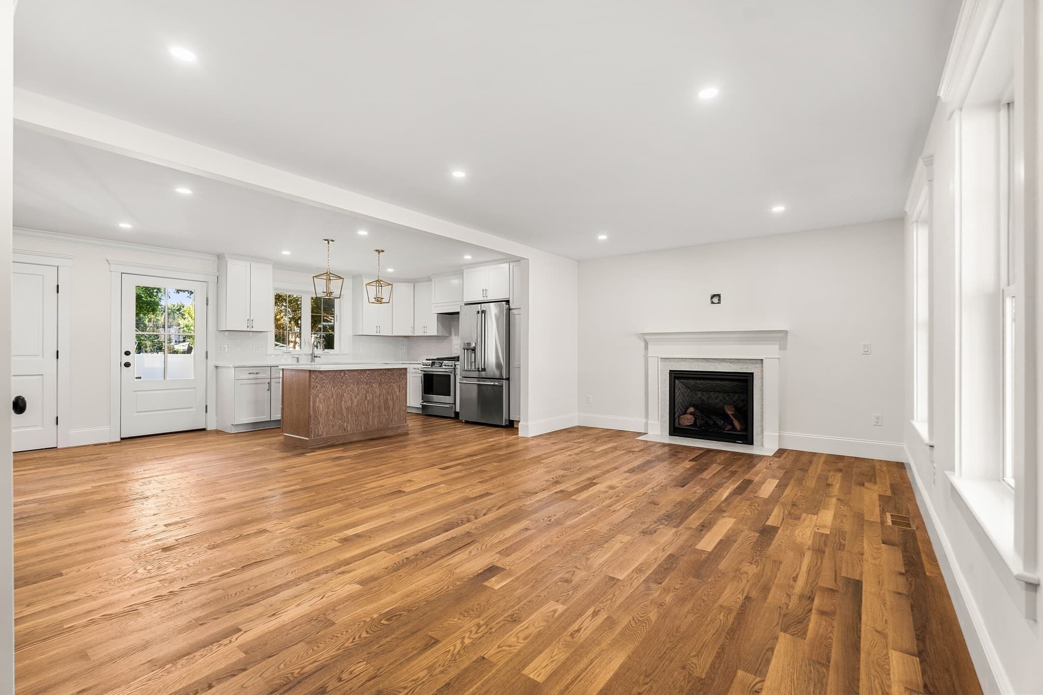 Single Family Residence at 10 Harvey Park, Lynnfield MA 01940, Lynnfield, photo 9 of 41