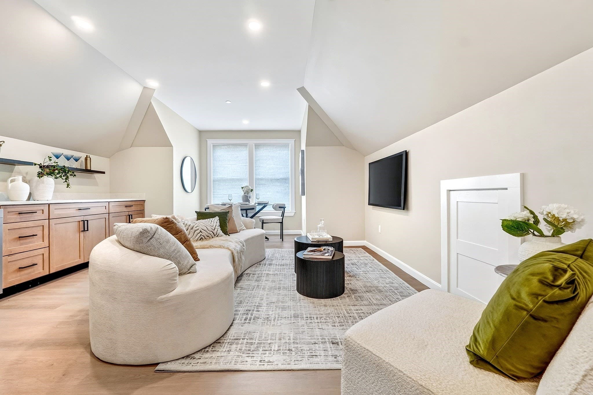 Condominium at 22 Pauline St. # 5, Winthrop MA 02152, Winthrop, photo 3 of 20