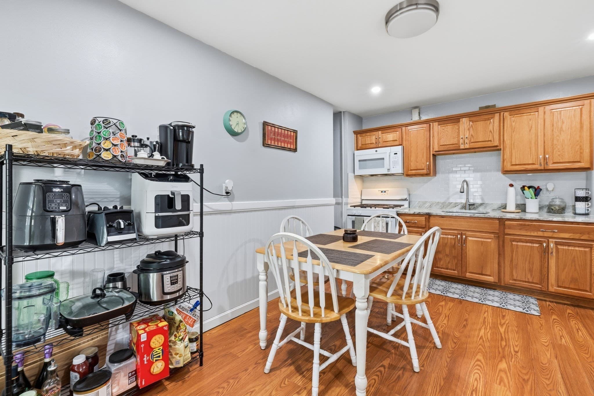 4 Family at 941 Lakeview Ave, Lowell MA 01850, Lowell, photo 18 of 39