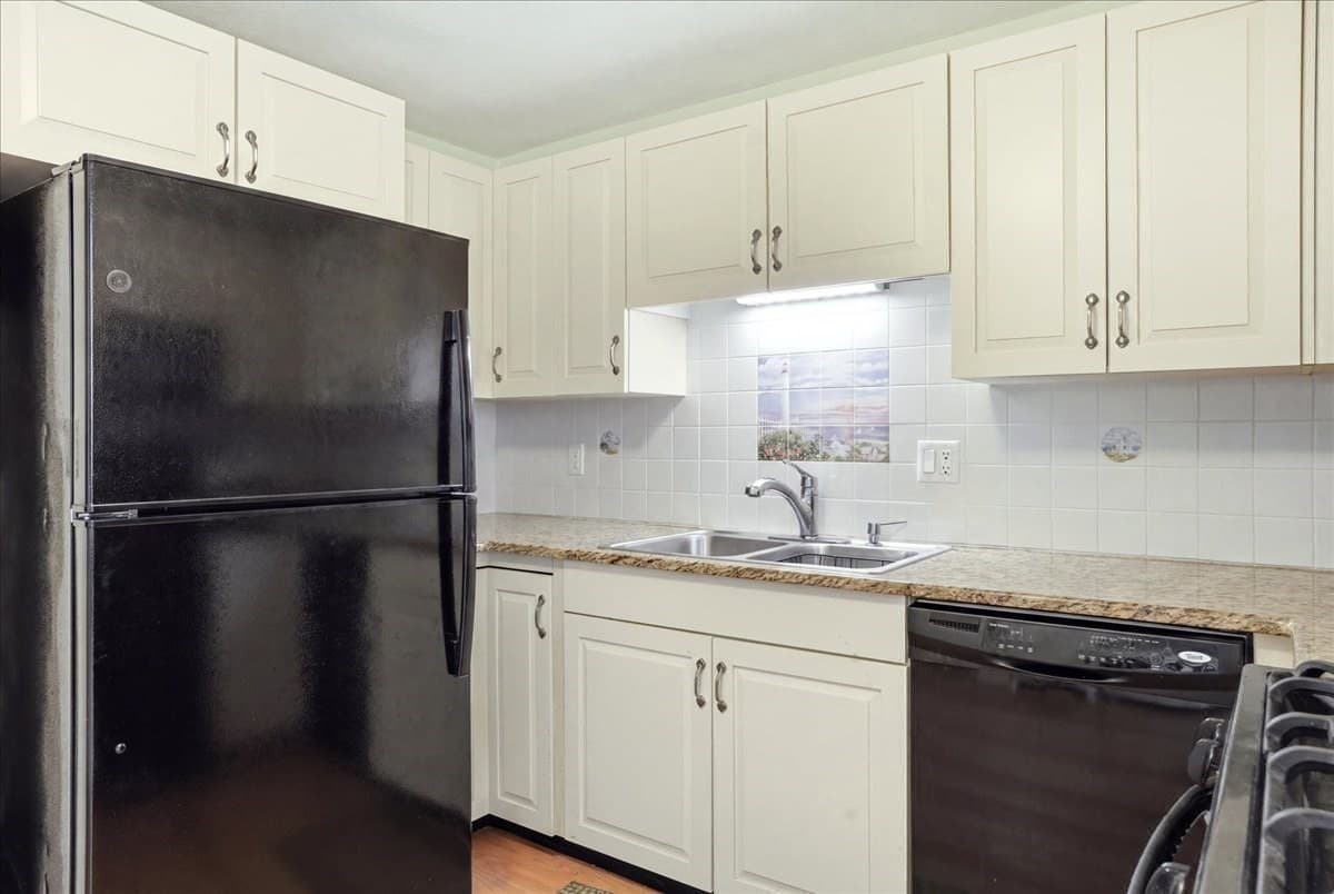 Condominium at 225 Lincoln St # G4, Duxbury MA 02332, Duxbury, photo 13 of 35