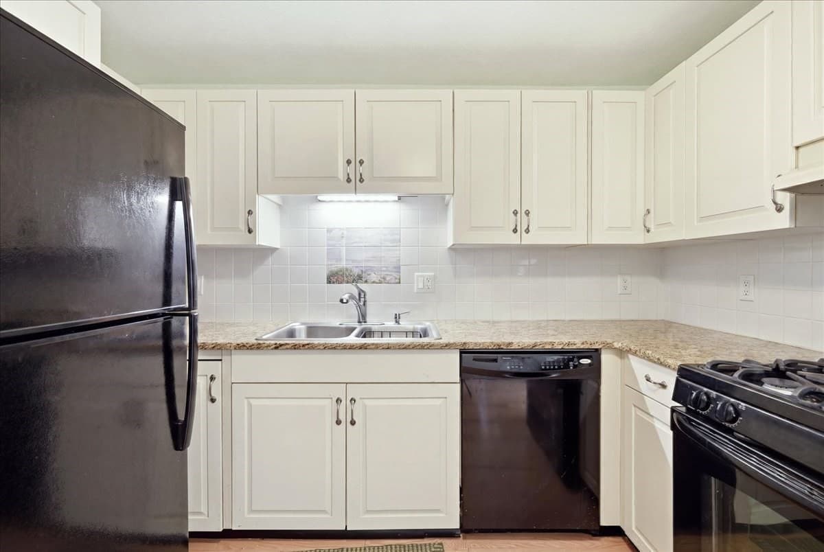 Condominium at 225 Lincoln St # G4, Duxbury MA 02332, Duxbury, photo 12 of 35