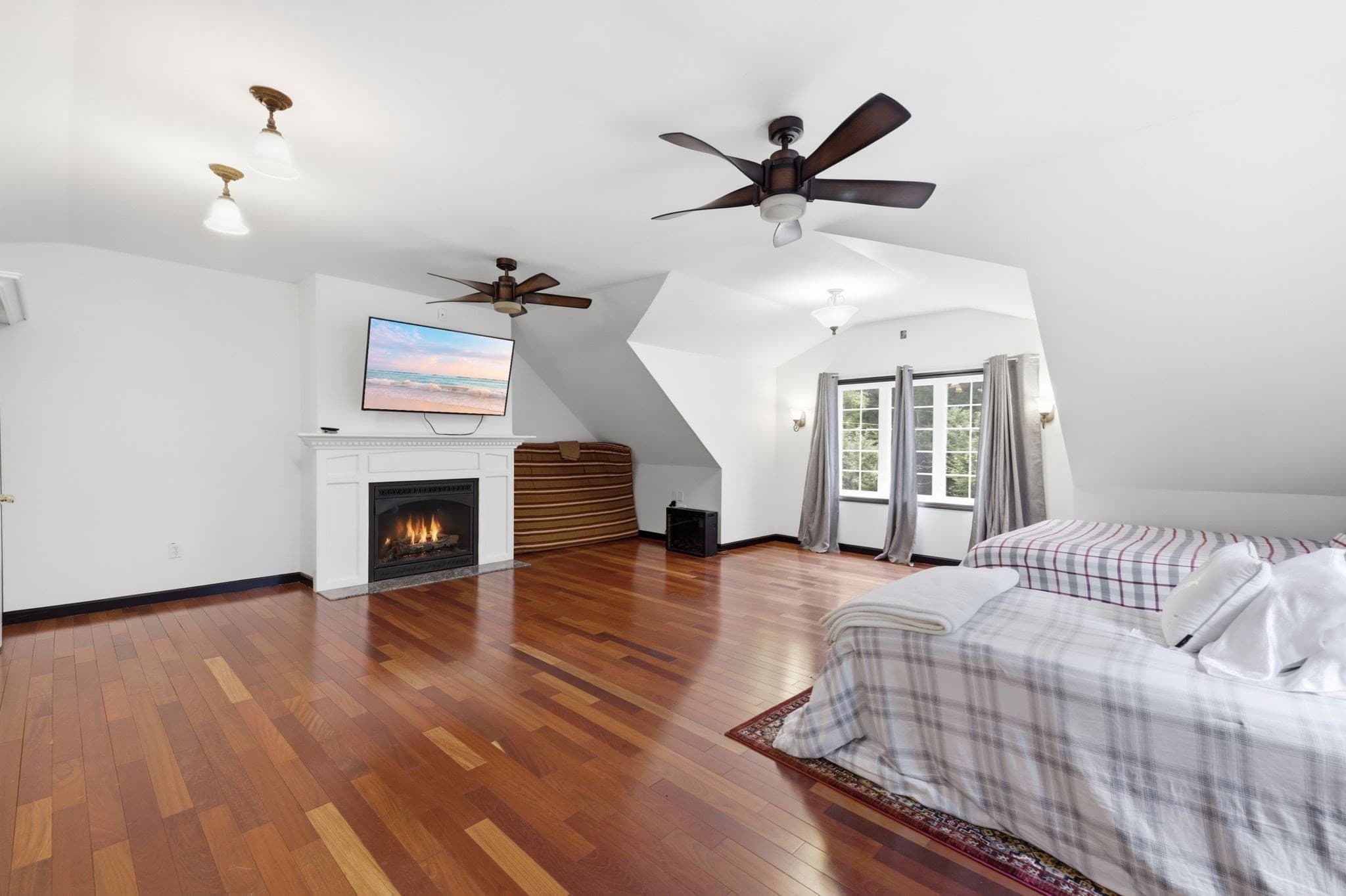 Single Family Residence at 359 Se Main St, Douglas MA 01516, Douglas, photo 13 of 42