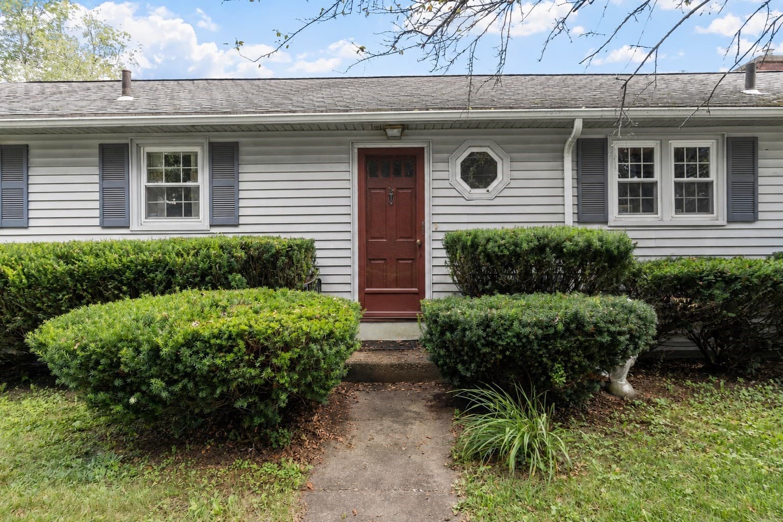 Single Family Residence at 40 Mill St, Gardner MA 01440, Gardner, photo 3 of 42