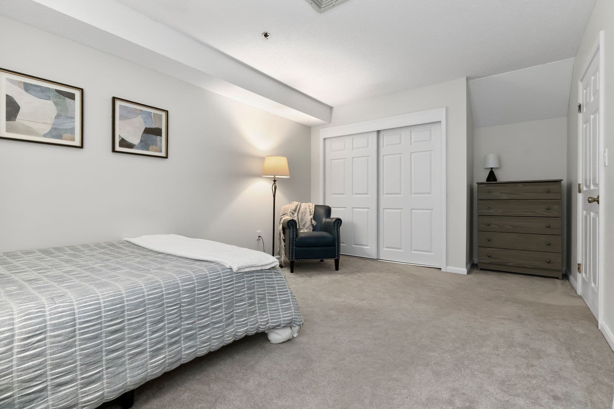 Condominium at 4 Duck Pond Rd # 206, Beverly MA 01915, Beverly, photo 16 of 29