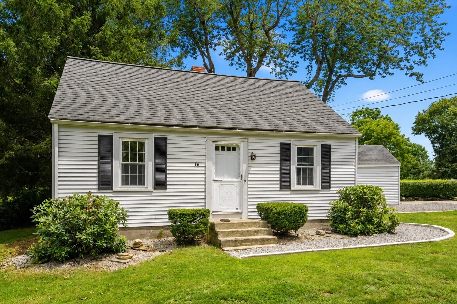 16 Highland Park Rd, Rutland MA 01543