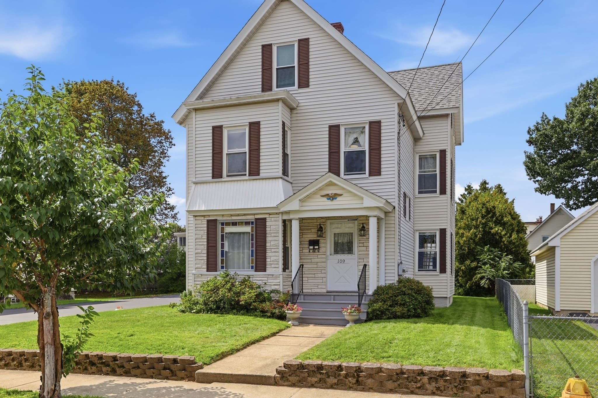 3 Family - 3 Units Up/Down at 109 4th St., Leominster MA 01453, Leominster, photo 3 of 38