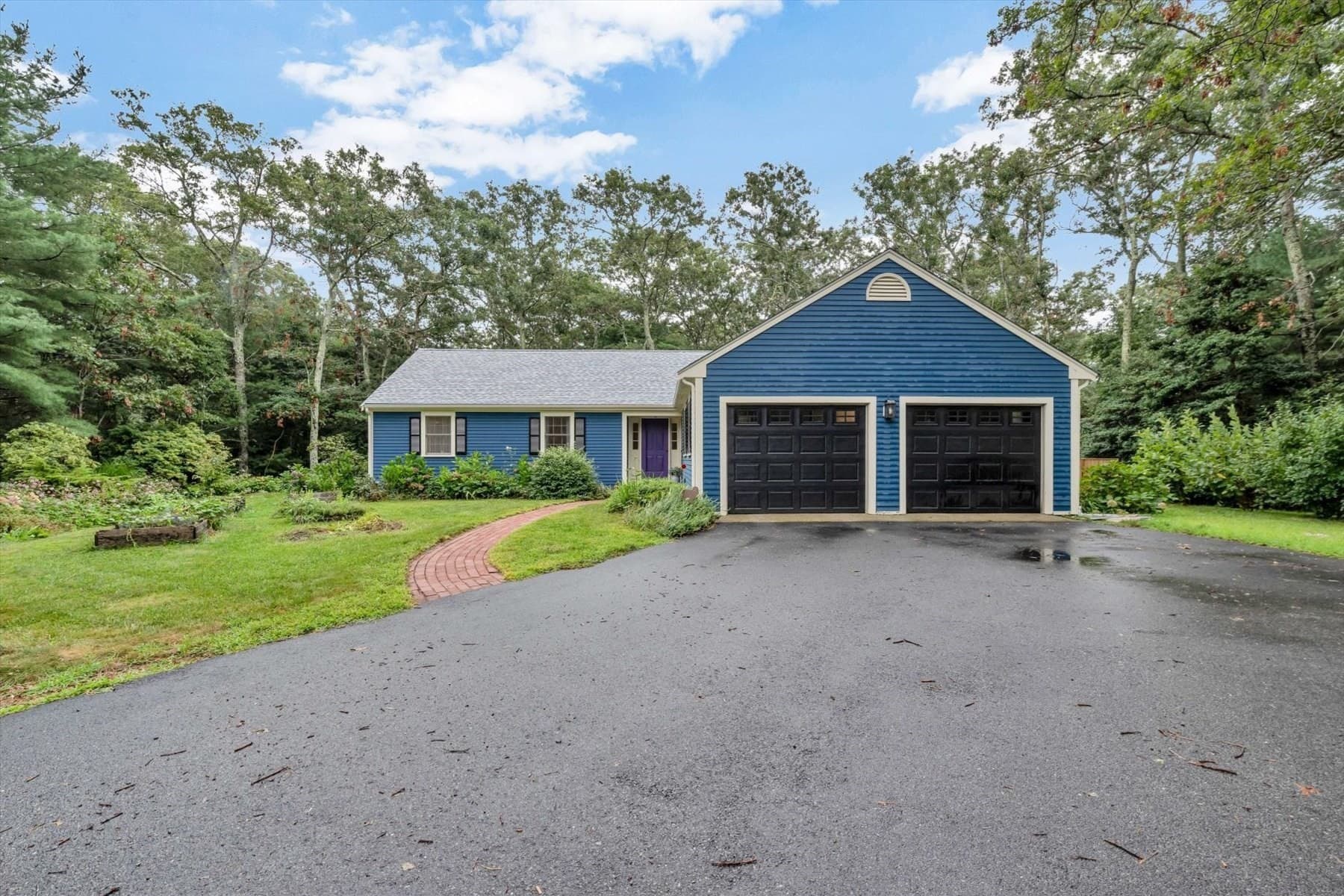 Single Family Residence at 8 Golf Link Cir, Sandwich MA 02563, Sandwich, photo 2 of 39