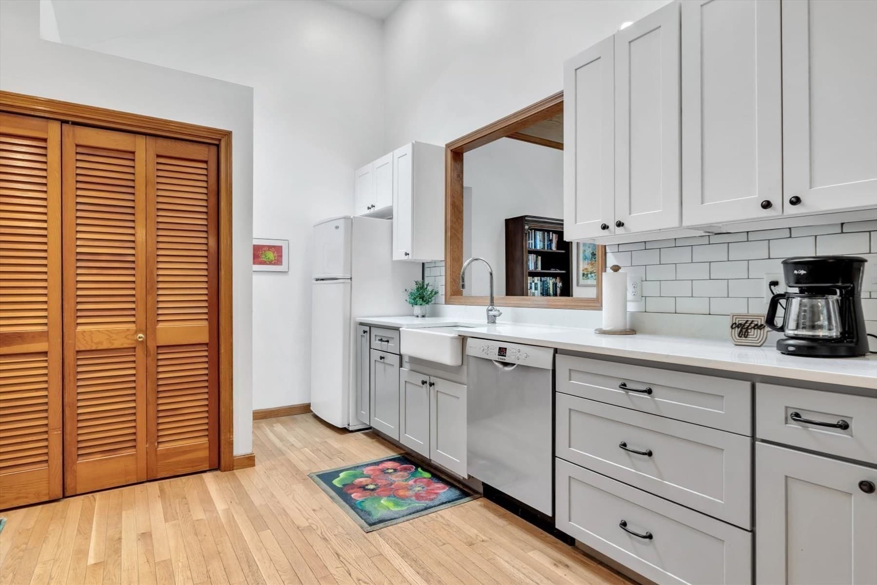 Single Family Residence at 8 Golf Link Cir, Sandwich MA 02563, Sandwich, photo 9 of 39