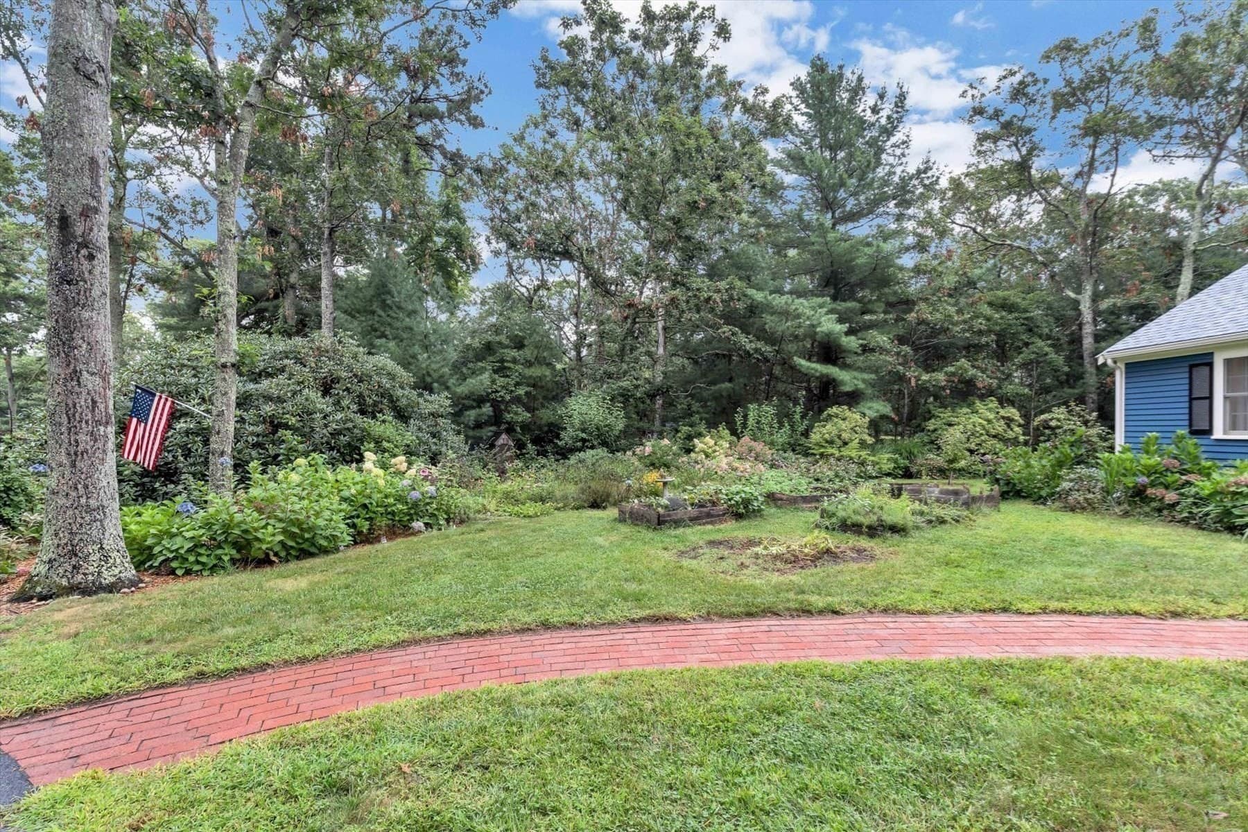 Single Family Residence at 8 Golf Link Cir, Sandwich MA 02563, Sandwich, photo 35 of 39