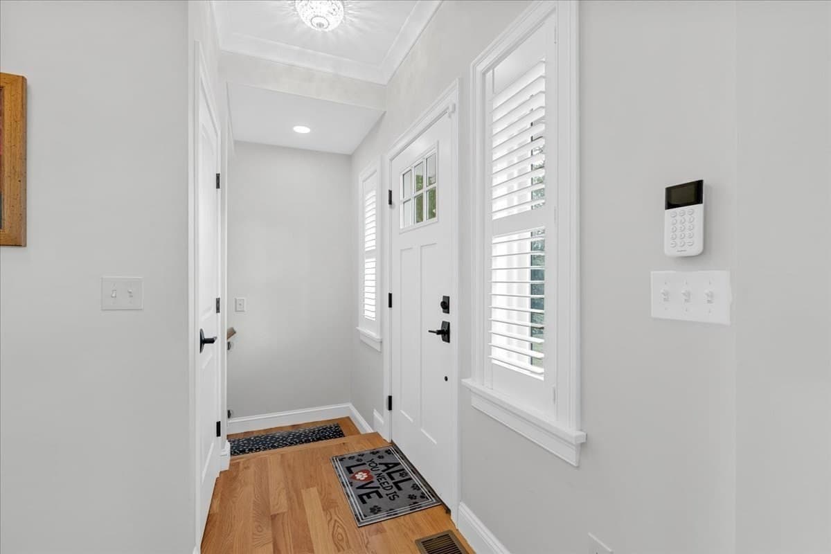 Single Family Residence at 185 Locust St, Swansea MA 02777, Swansea, photo 6 of 42