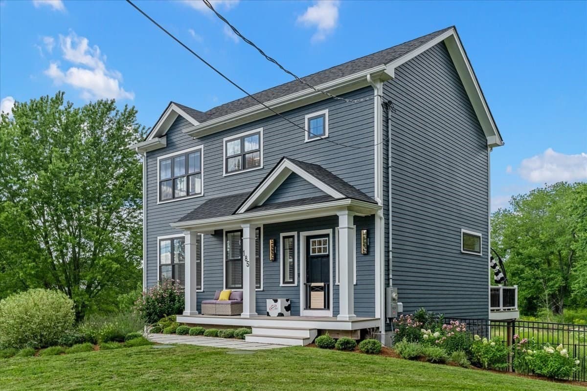 Single Family Residence at 185 Locust St, Swansea MA 02777, Swansea, photo 3 of 42
