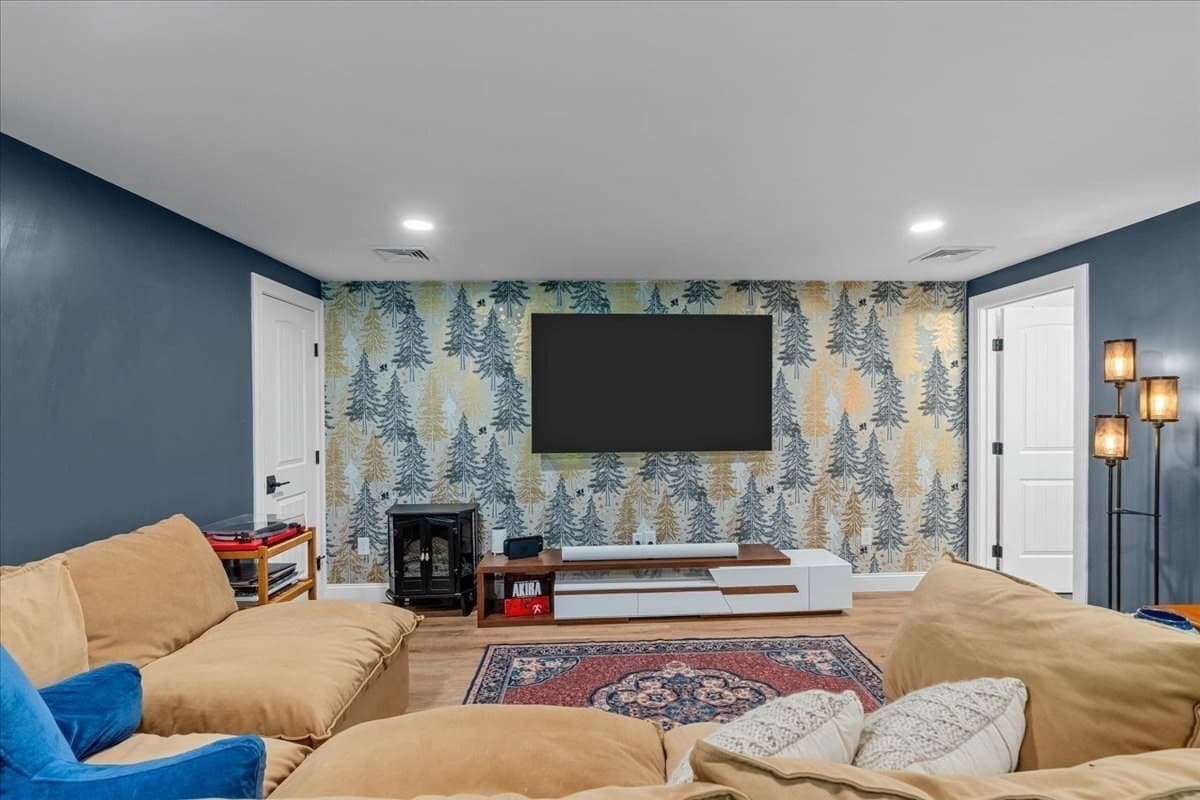 Single Family Residence at 185 Locust St, Swansea MA 02777, Swansea, photo 32 of 42