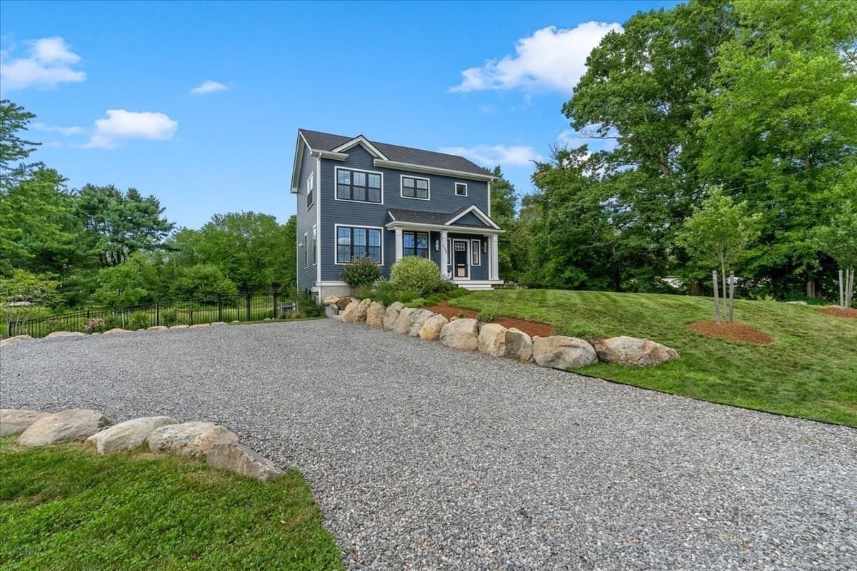 Single Family Residence at 185 Locust St, Swansea MA 02777, Swansea, photo 5 of 42