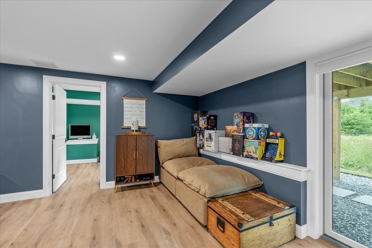 Single Family Residence at 185 Locust St, Swansea MA 02777, Swansea, photo 34 of 42