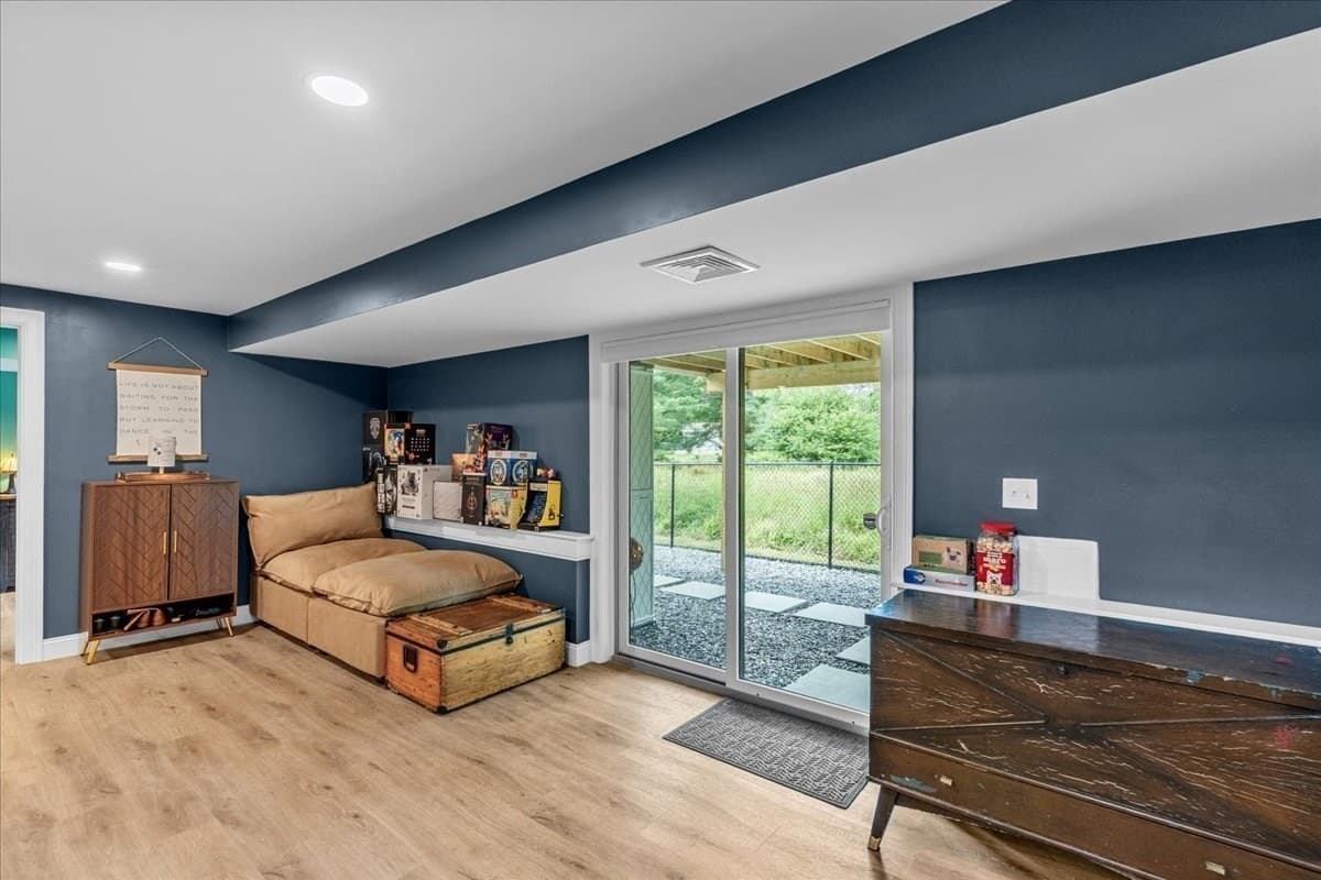 Single Family Residence at 185 Locust St, Swansea MA 02777, Swansea, photo 33 of 42