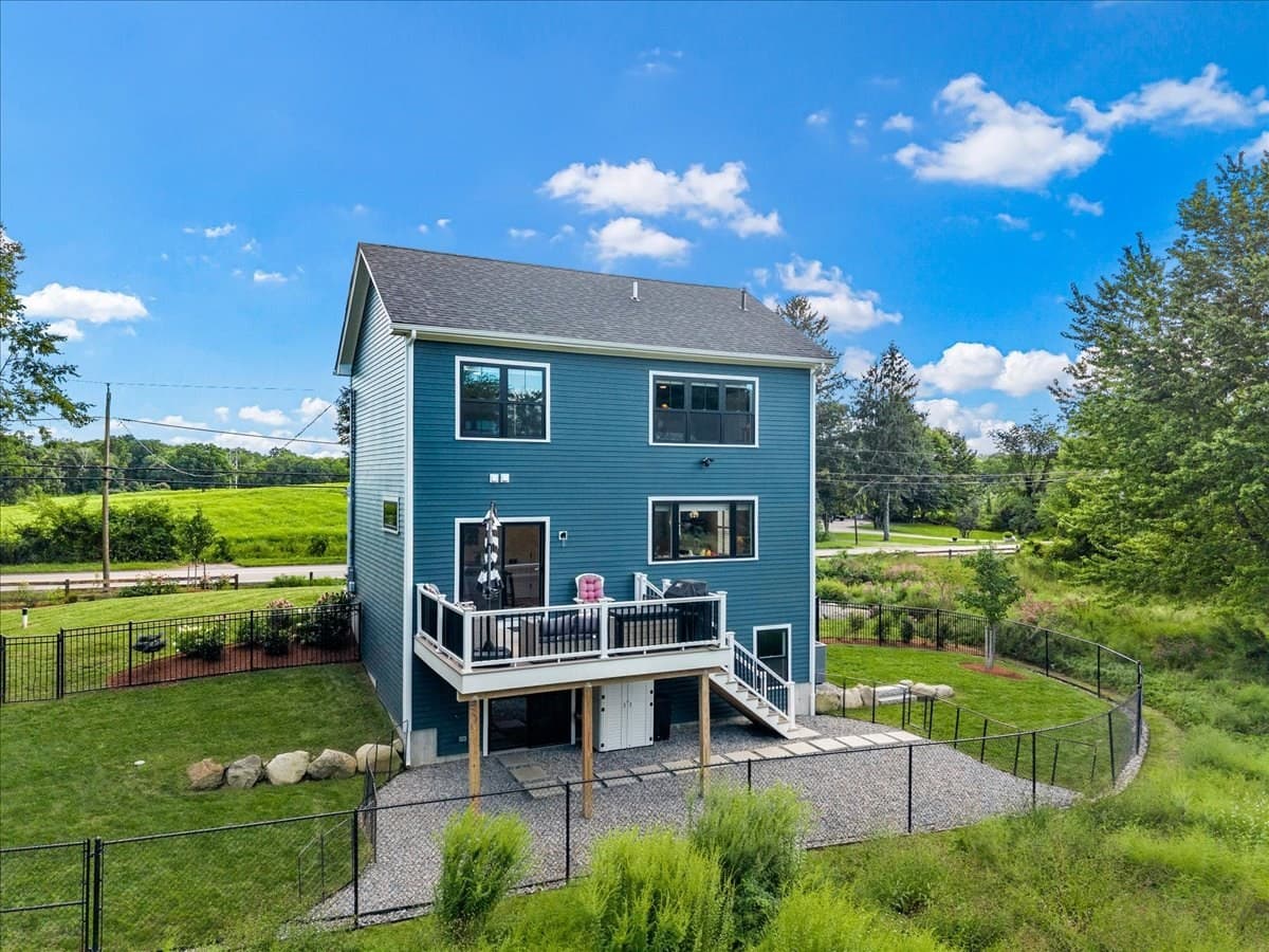 Single Family Residence at 185 Locust St, Swansea MA 02777, Swansea, photo 40 of 42